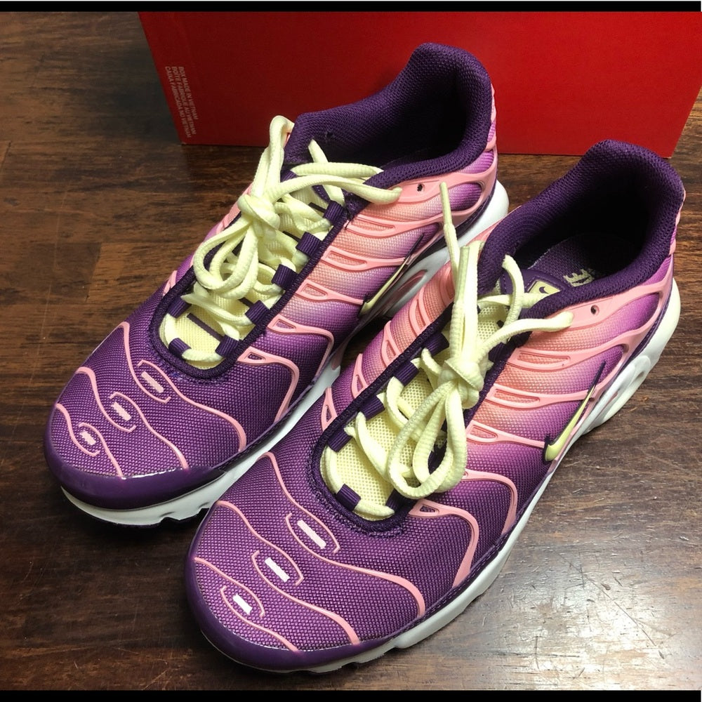 Sz 5.5 y air Max plus muti colors