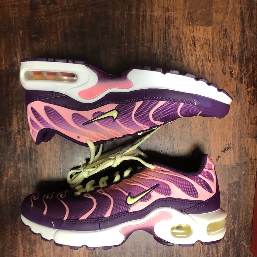 Sz 5.5 y air Max plus muti colors