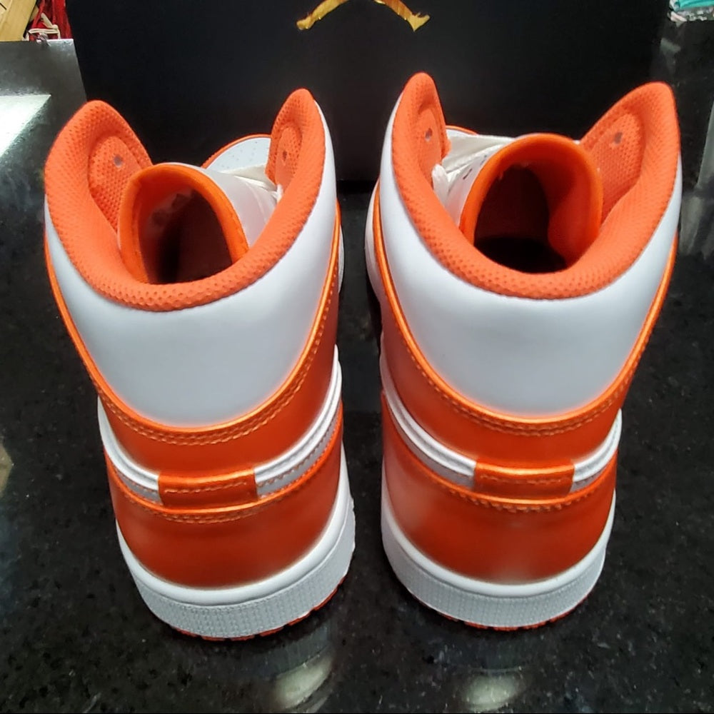Sz Various Jordan 1s white orange Nwb