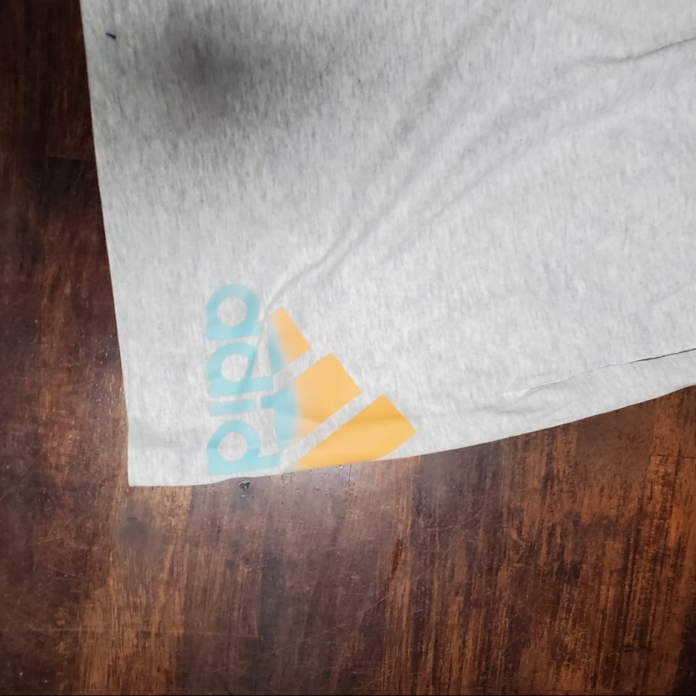 Adidas shorts sz Various gray cotton