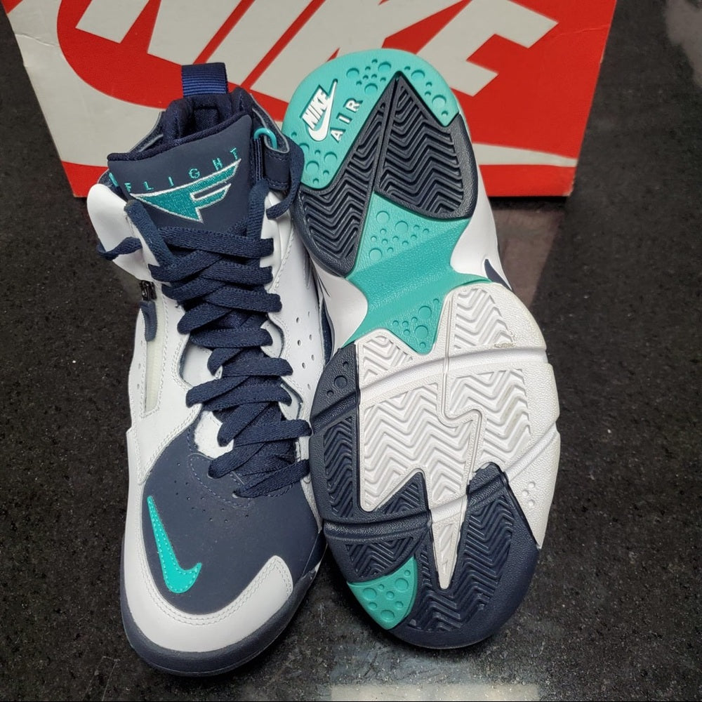 Sz 7.5 Nike air flight muti colors