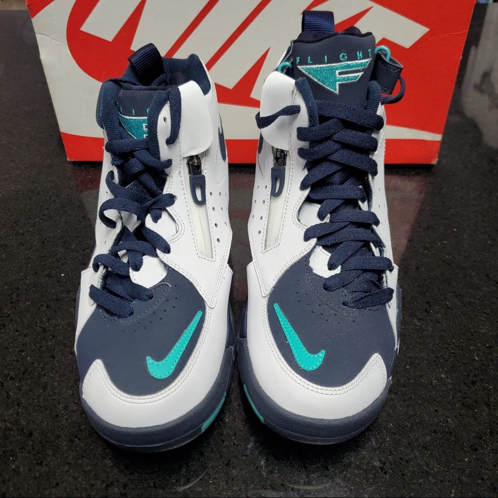 Sz 7.5 Nike air flight muti colors