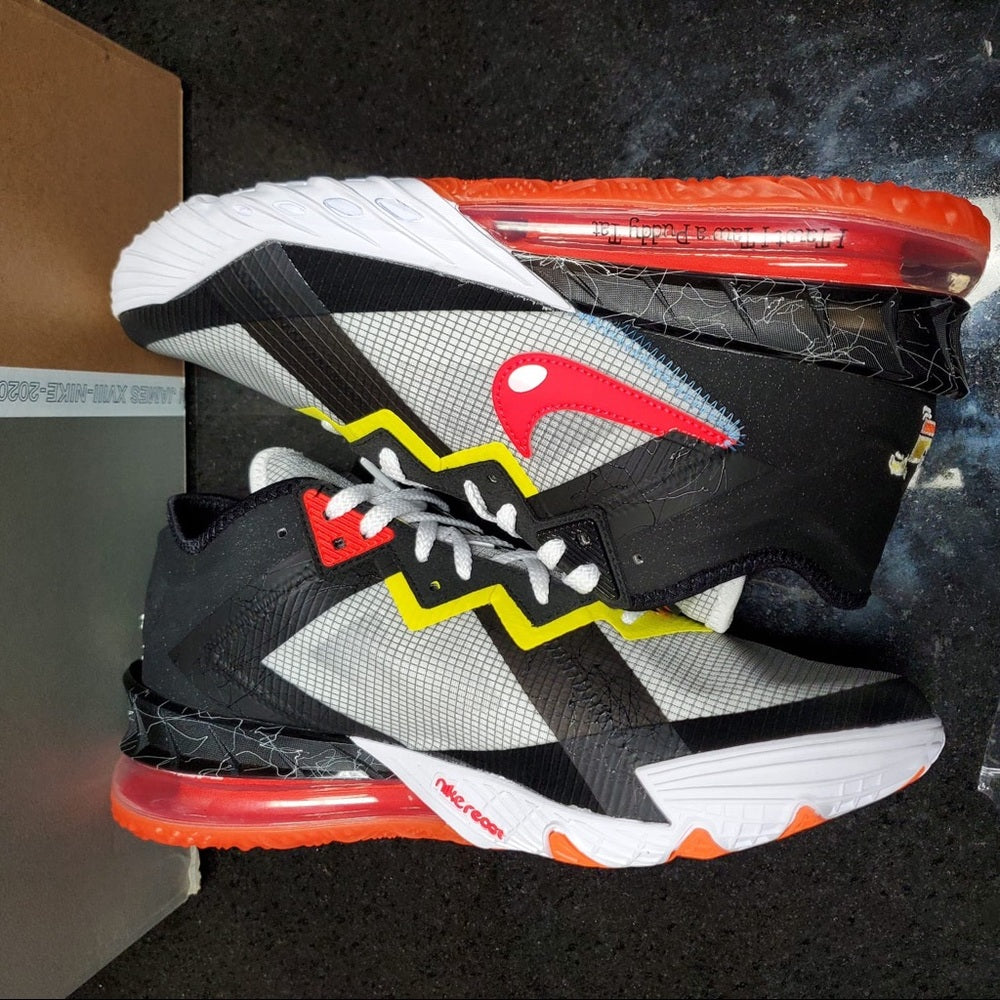 Lebron James looney tunes Sz 11.5