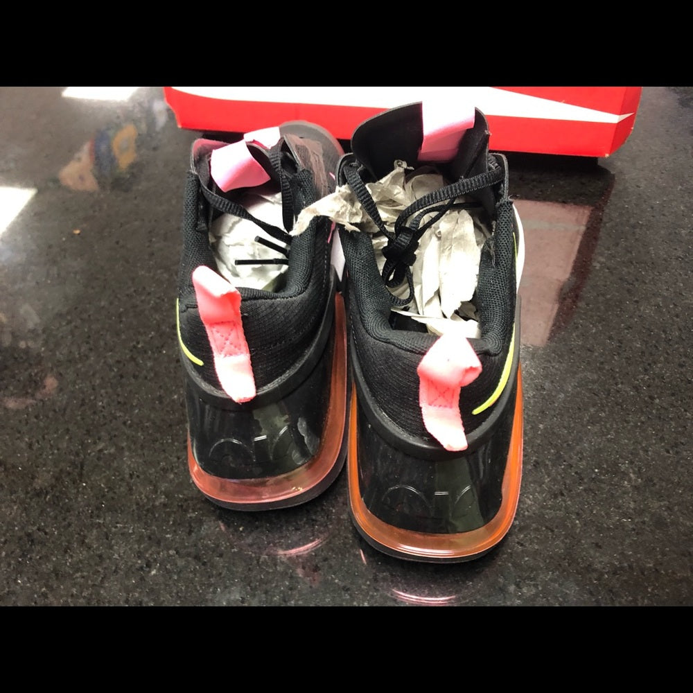 Nike Air Max sz 9 womens