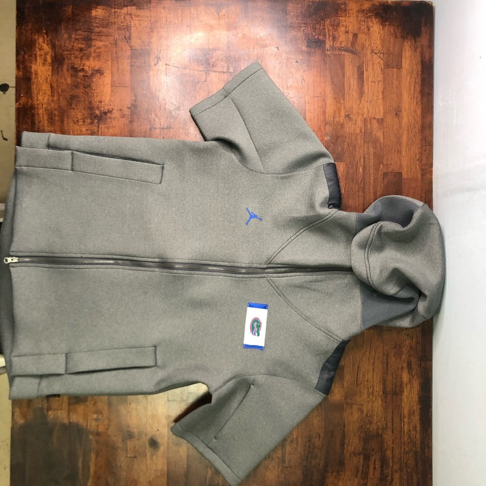 Jordan gator pullover sz large