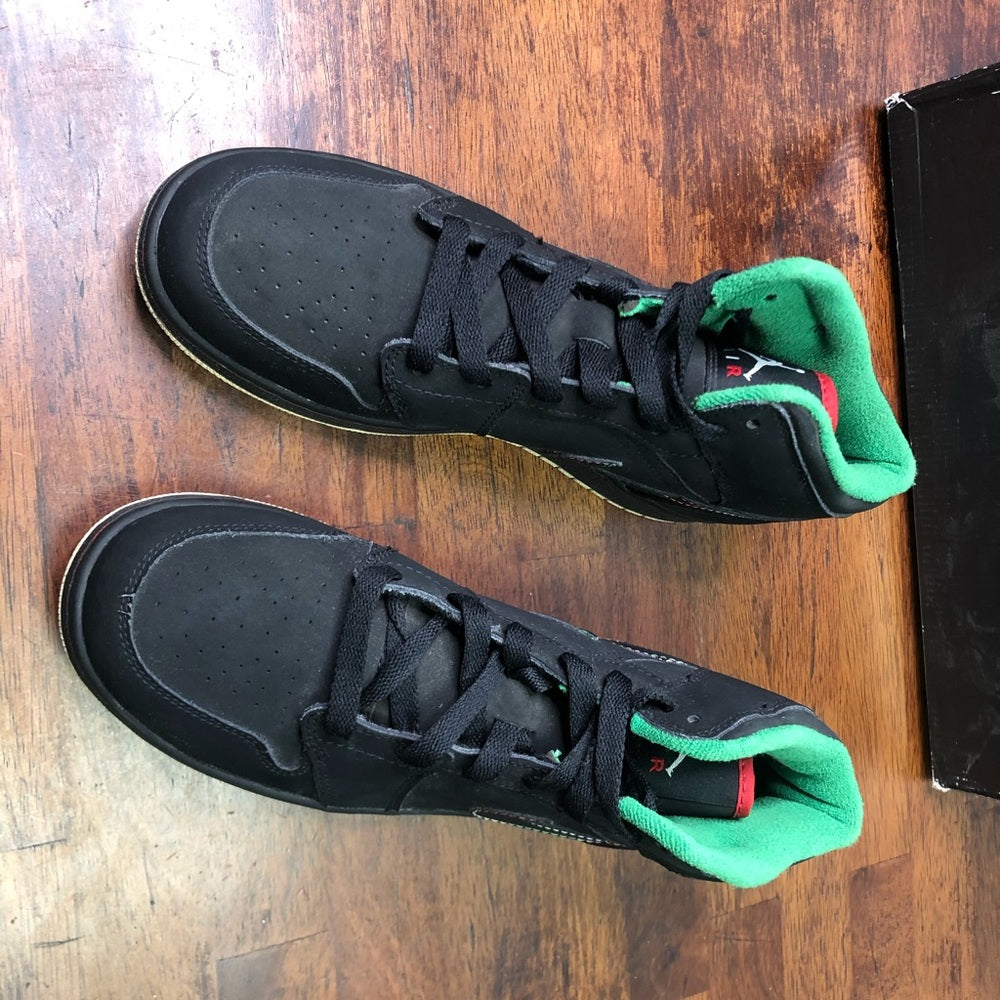 Jordan mids classic sz 6.5y