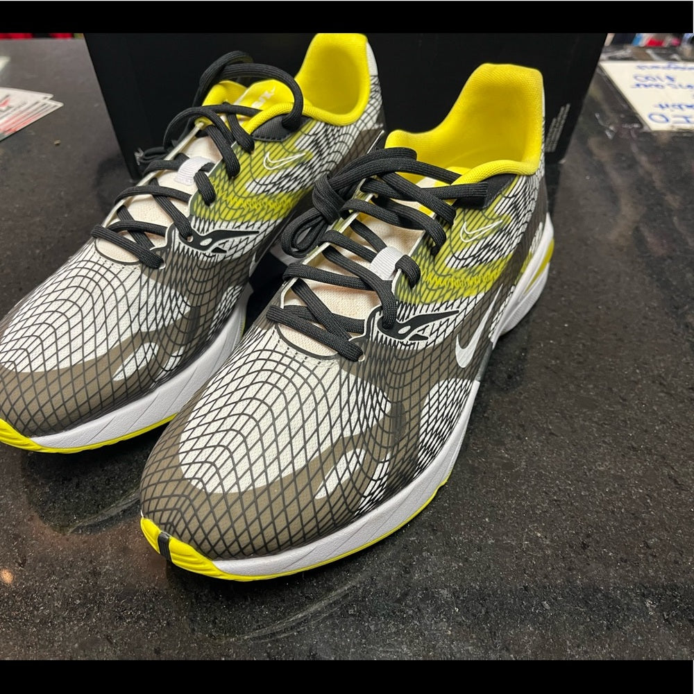 Nike Dmxsm Sz 11.5 black & yellow