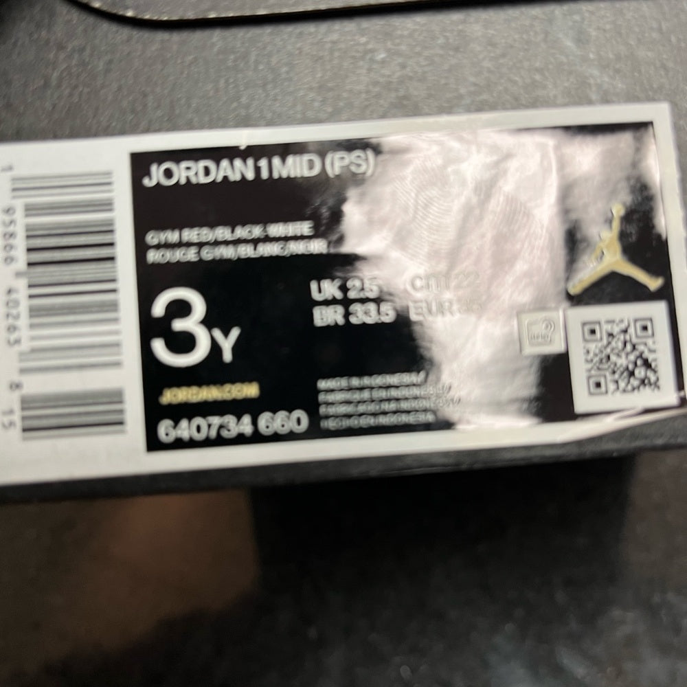 Sz various Jordan 1s red Black