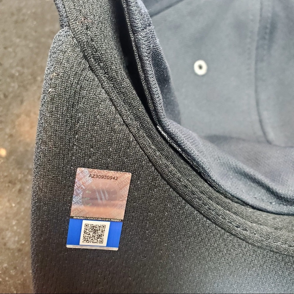 Sz 7 1/4 navy fitted cap