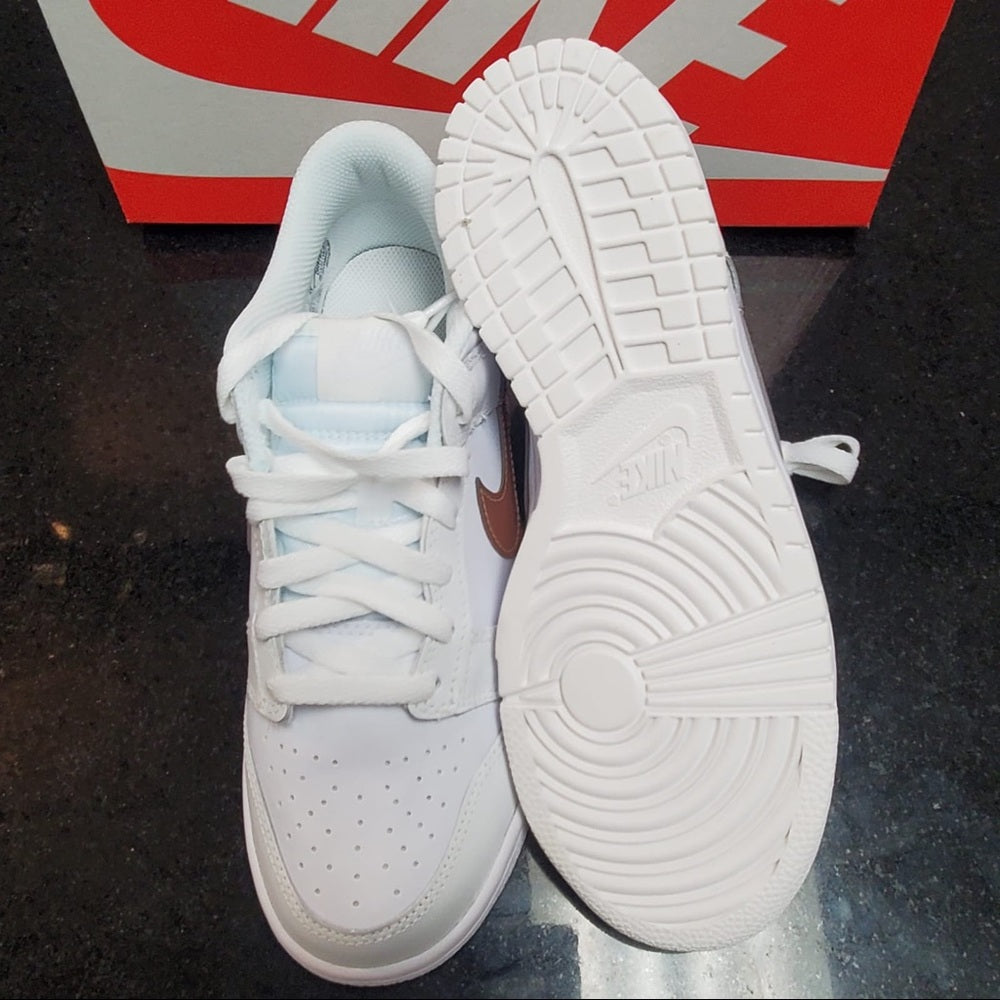 Sz Various white & rose dunks
