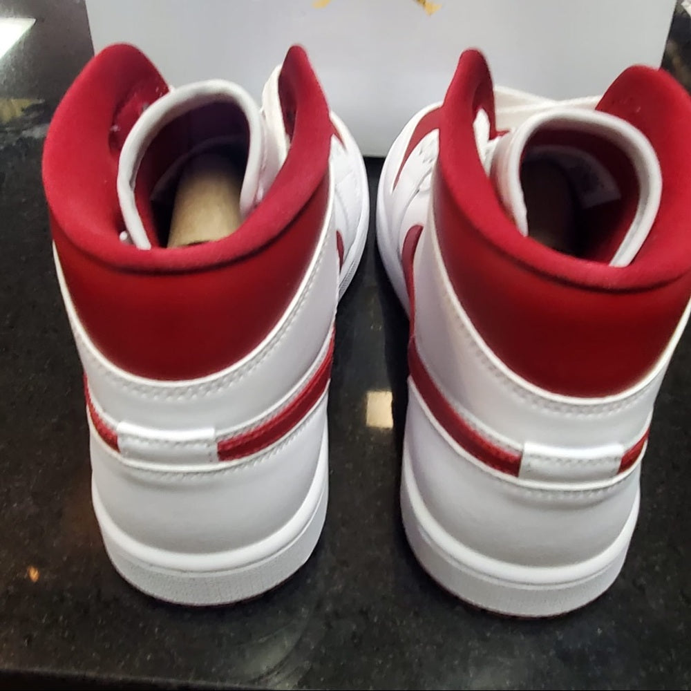 Jordan 1s Retro mids Sz various