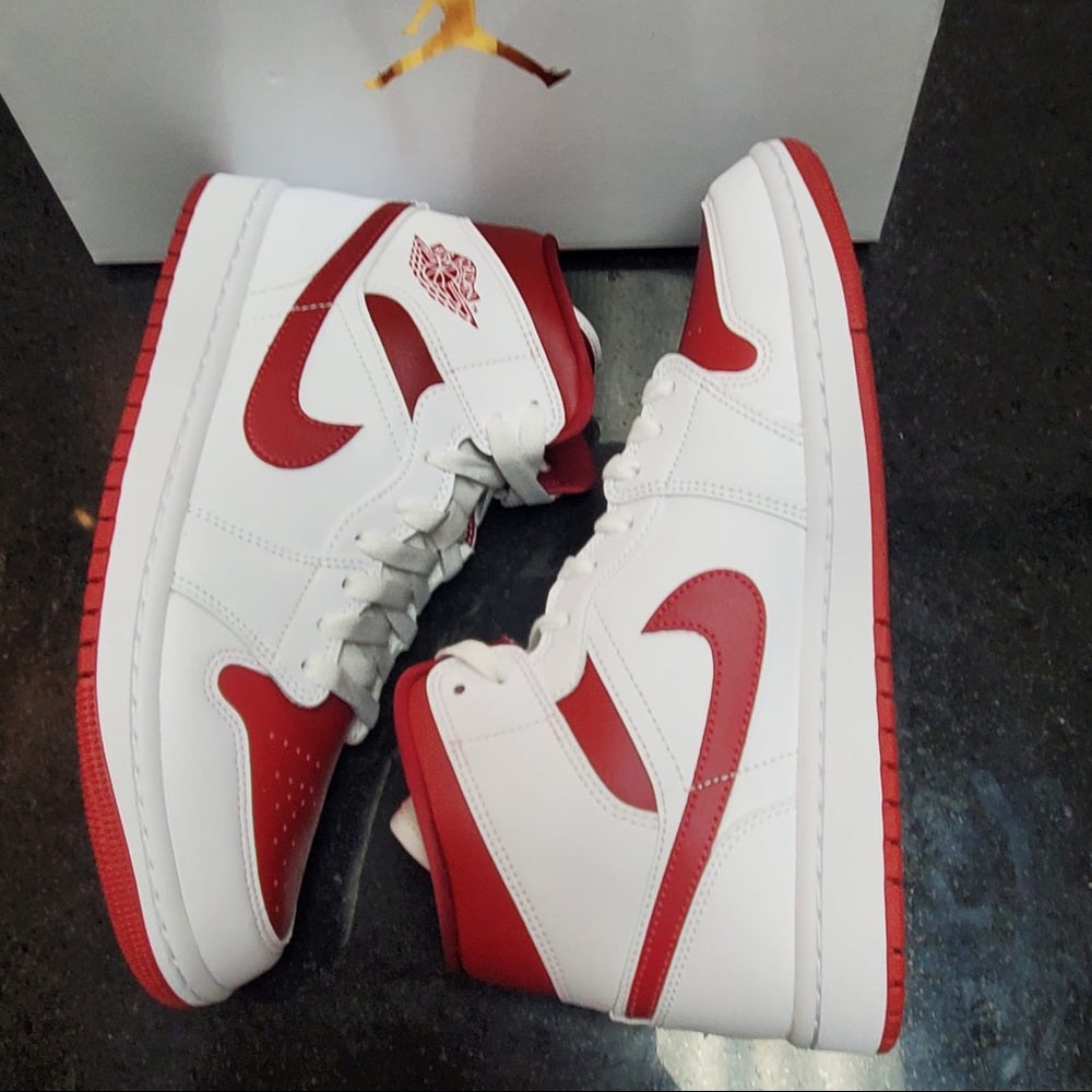 Jordan 1s Retro mids Sz various