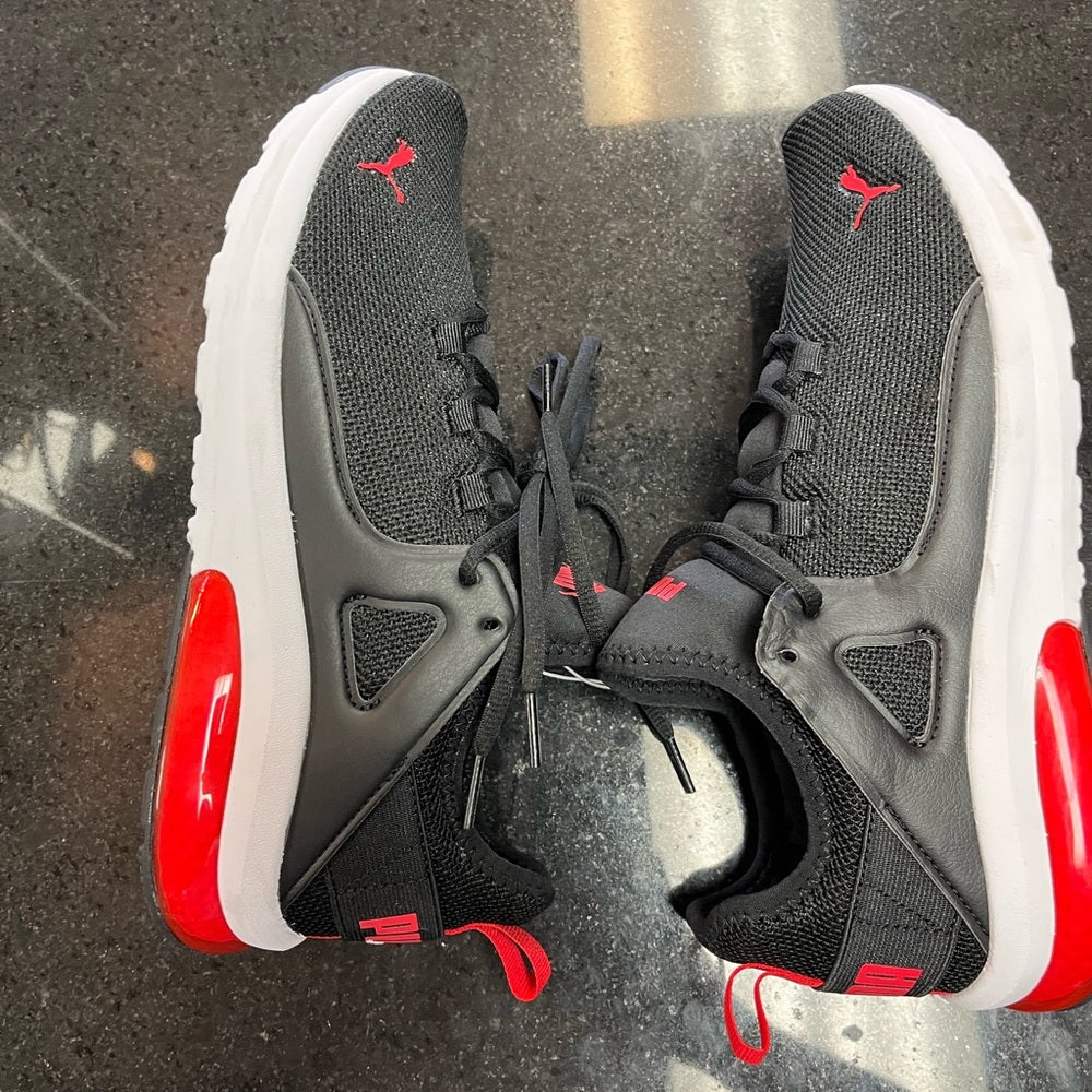 Sz 9.5 puma running shoes