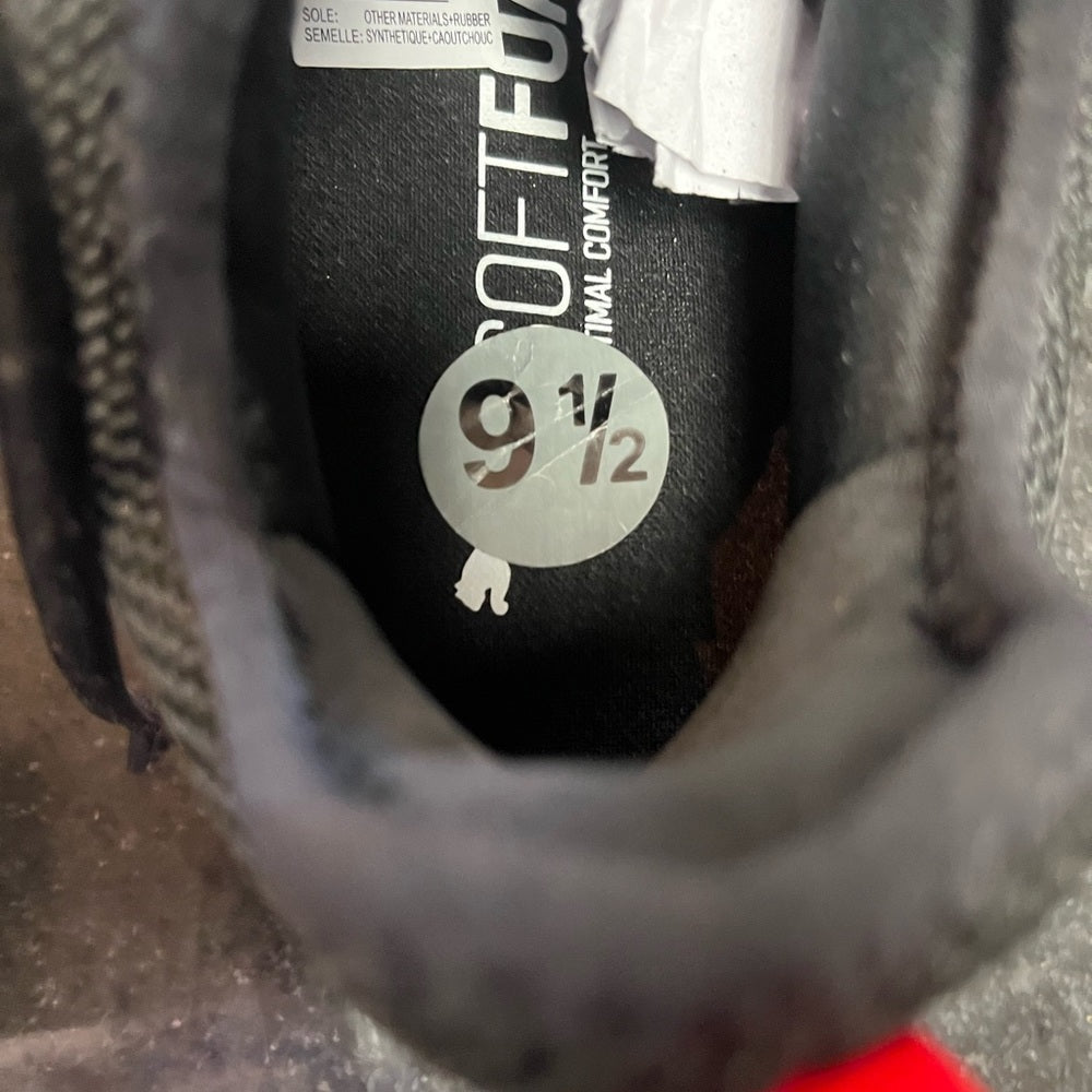 Sz 9.5 puma running shoes
