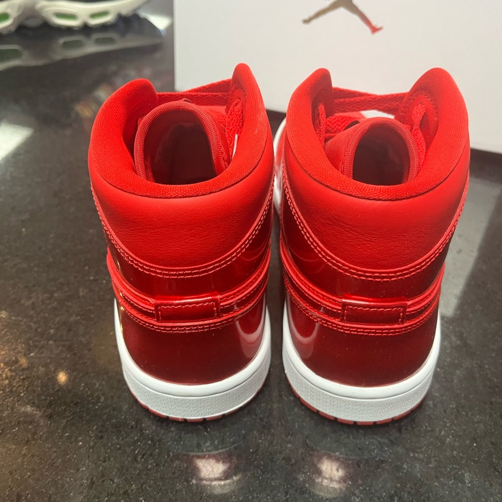 Sz Various Jordan 1s all red nwb