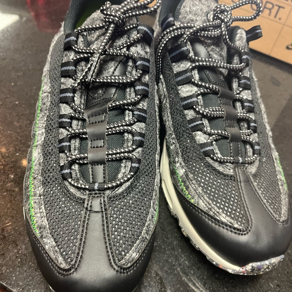 Sz 8.5 Nike air max 95