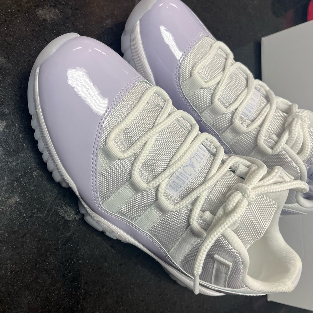 Sz 9.5 womens Jordan retro 11 lows Nwb