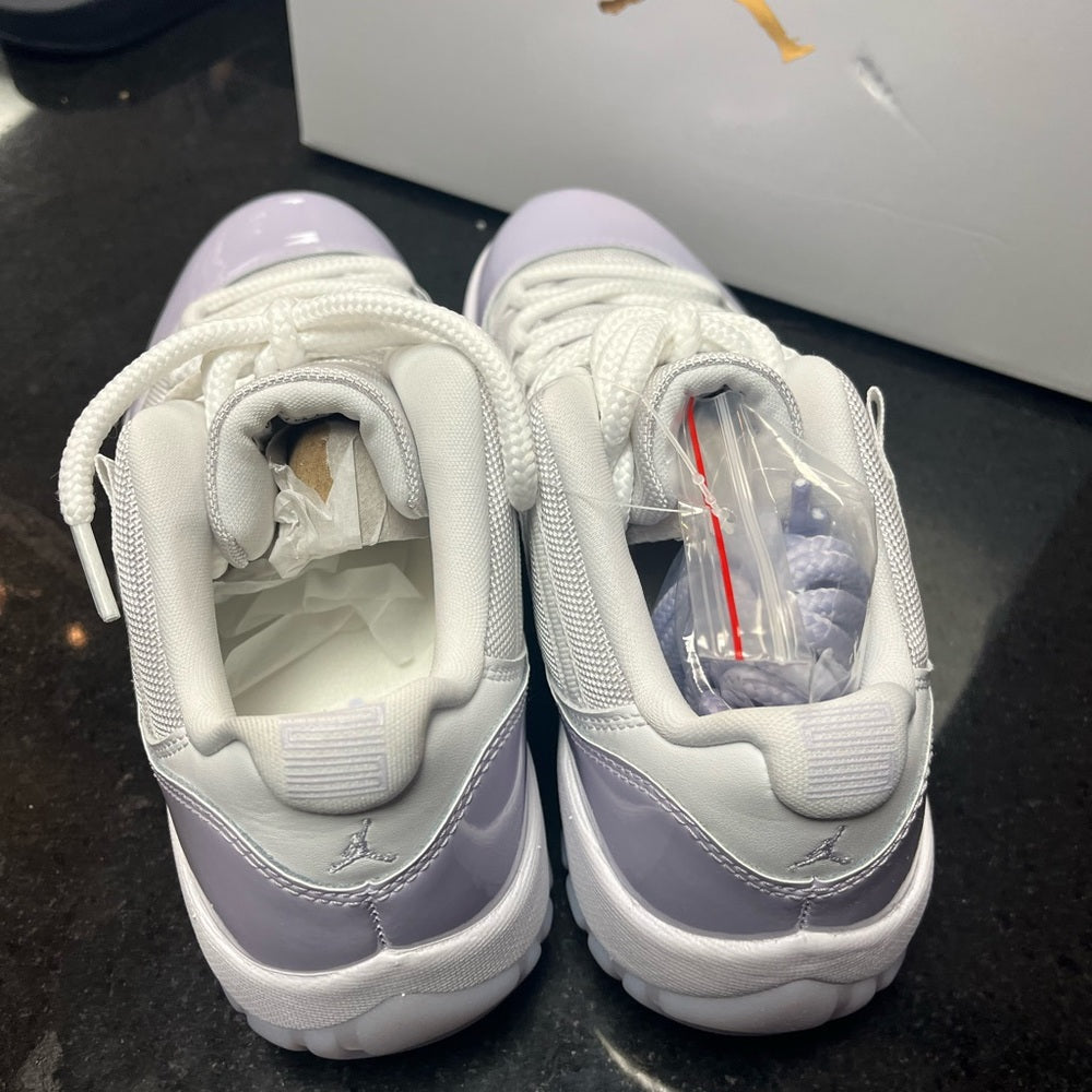 Sz 9.5 womens Jordan retro 11 lows Nwb