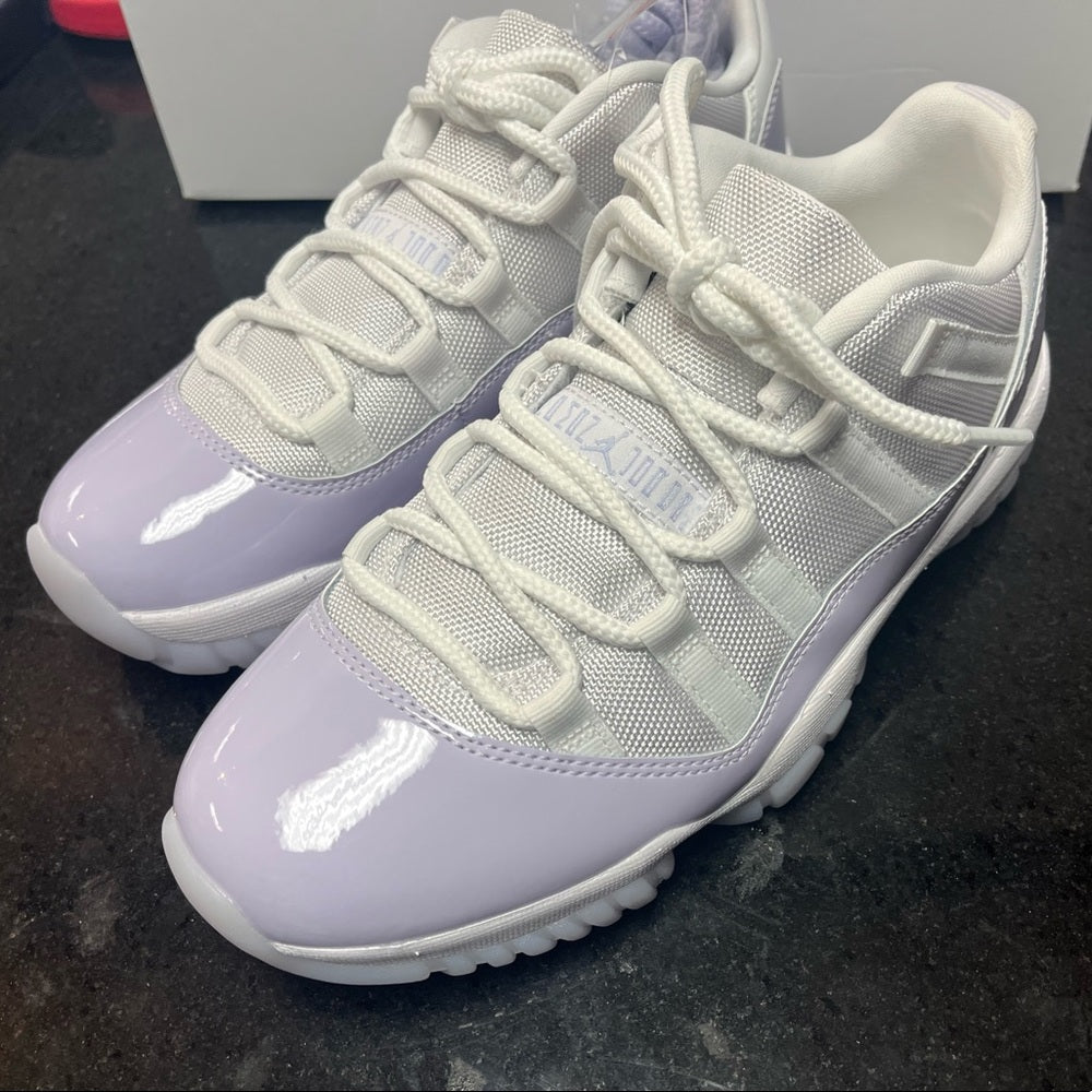 Sz 9.5 womens Jordan retro 11 lows Nwb