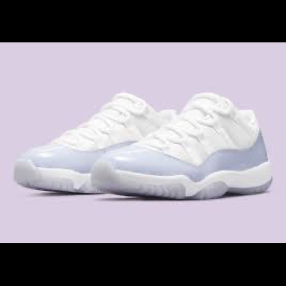 Sz 9.5 womens Jordan retro 11 lows Nwb
