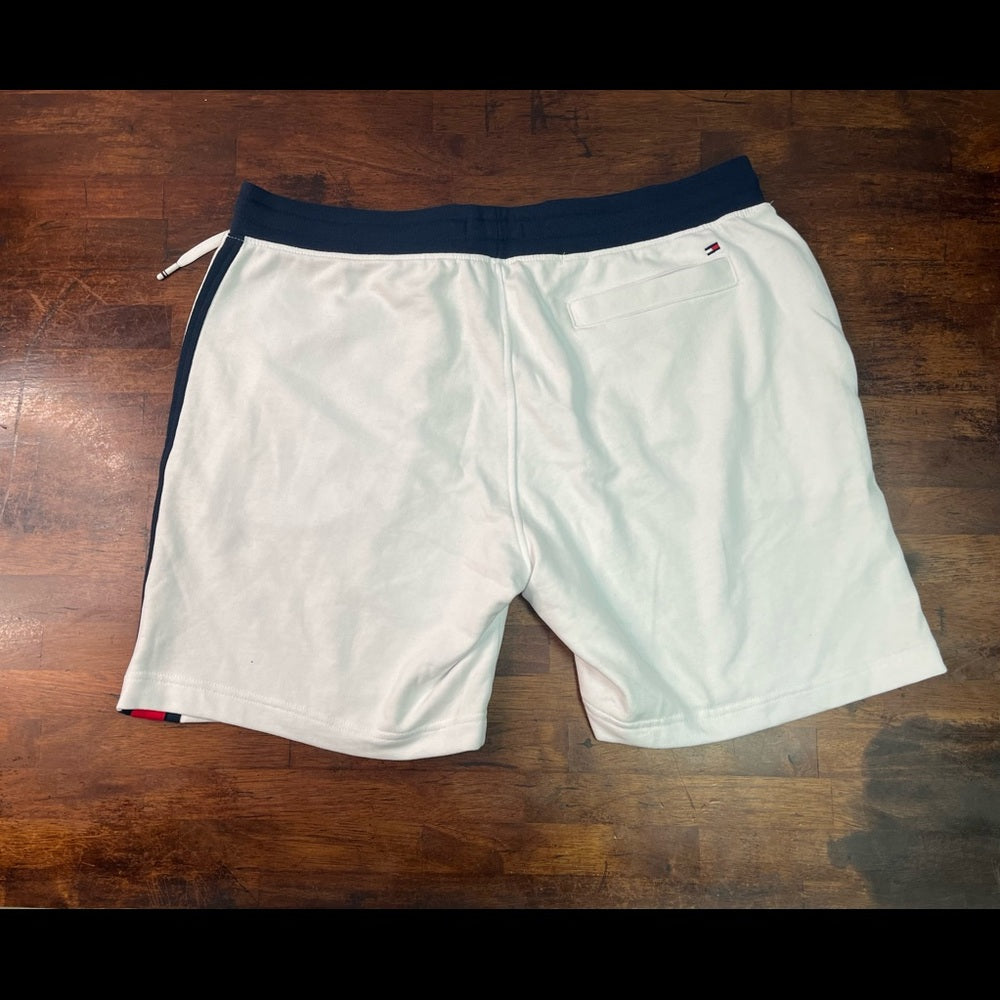 Tommy Hilfiger brand colors shorts sz Xl