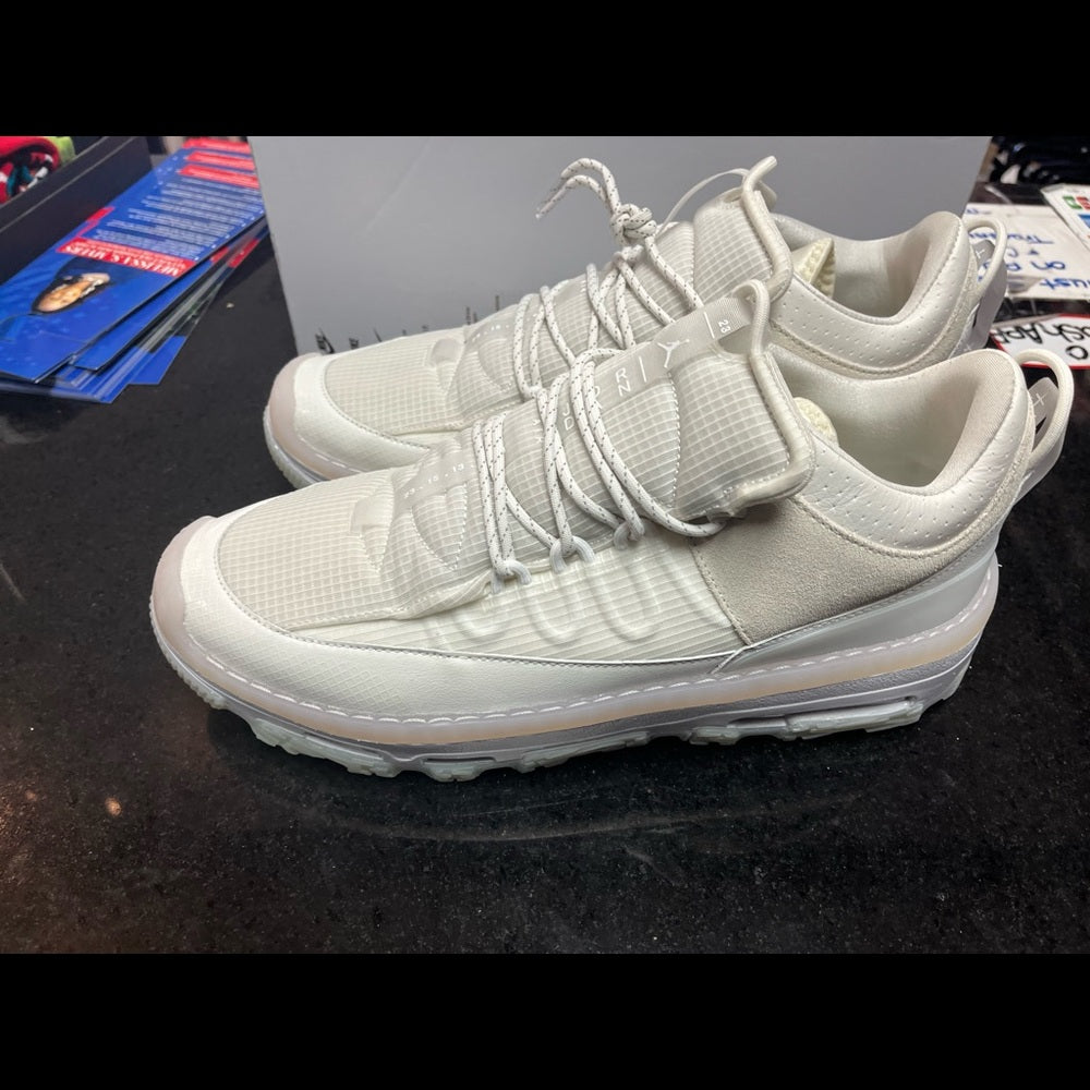 Jordan air Mae Sz 14 womens