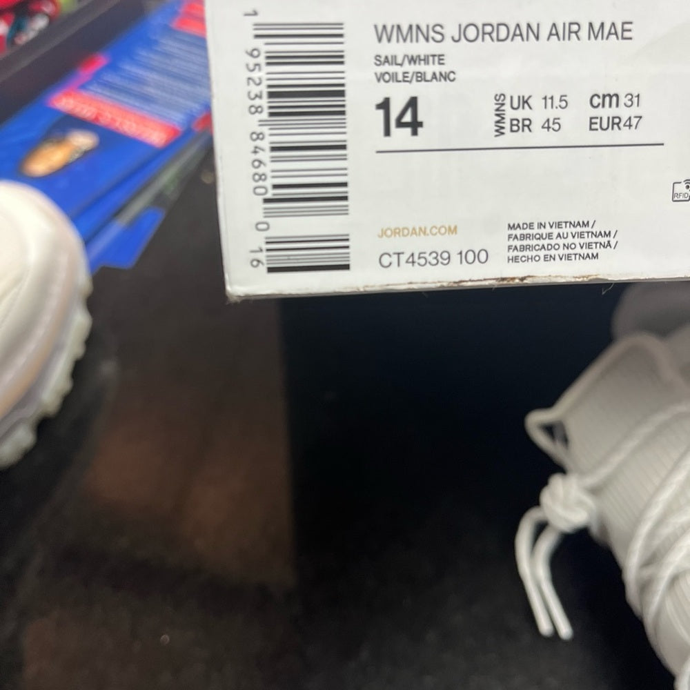 Jordan air Mae Sz 14 womens