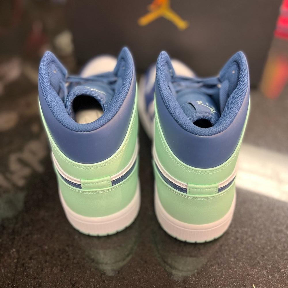 Sz Various mids white & blue