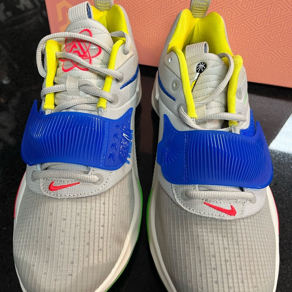 Zoom Freak 3 muti colors Sz 9