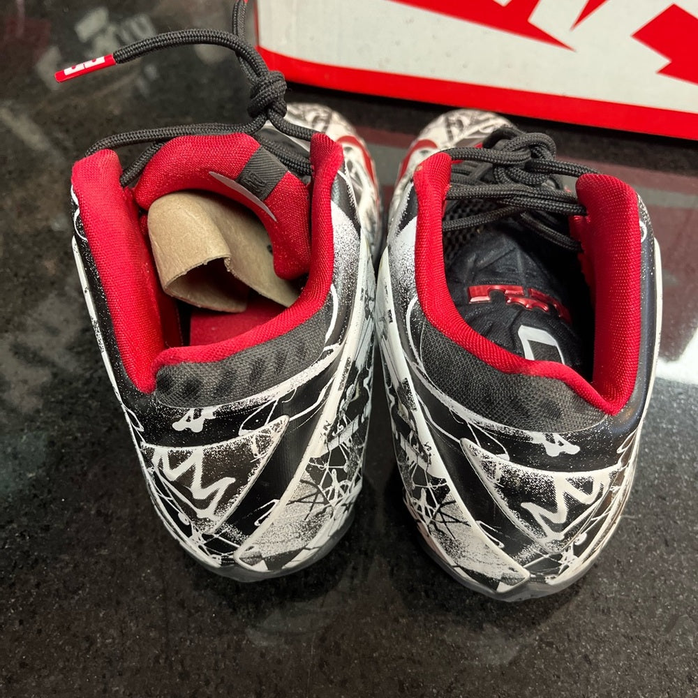 Sz 6.5 Lebron James like new