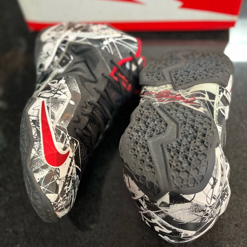 Sz 6.5 Lebron James like new