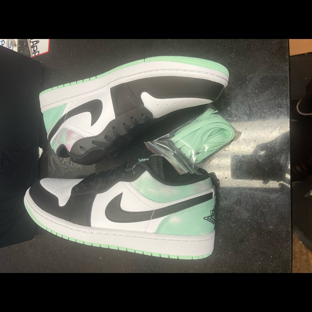 Sz 11.5 Jordan 1 lows muti colors dm1199 100