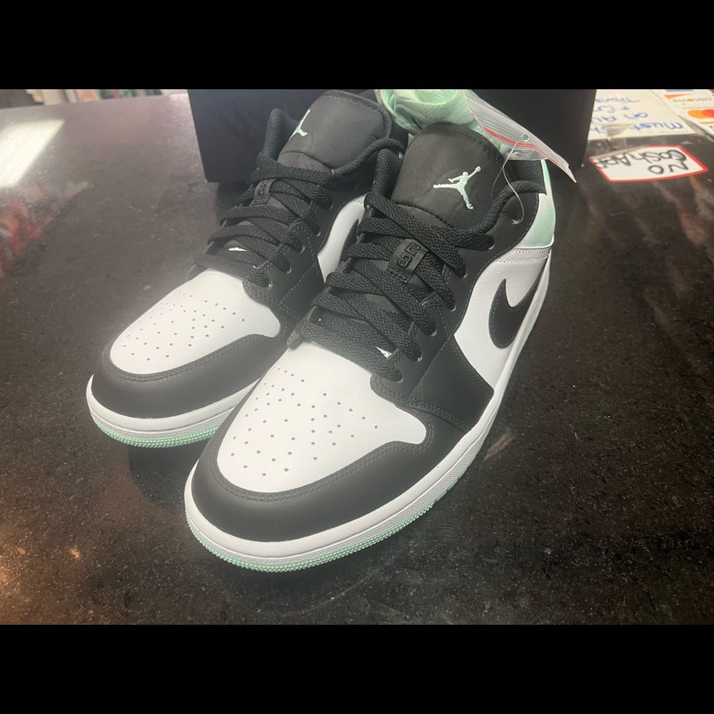 Sz 11.5 Jordan 1 lows muti colors dm1199 100