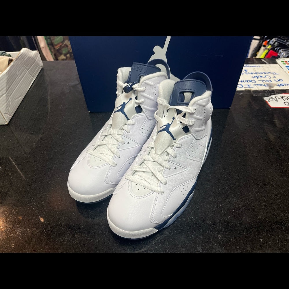 Sz 11 Retro 6 Nwb white & navy