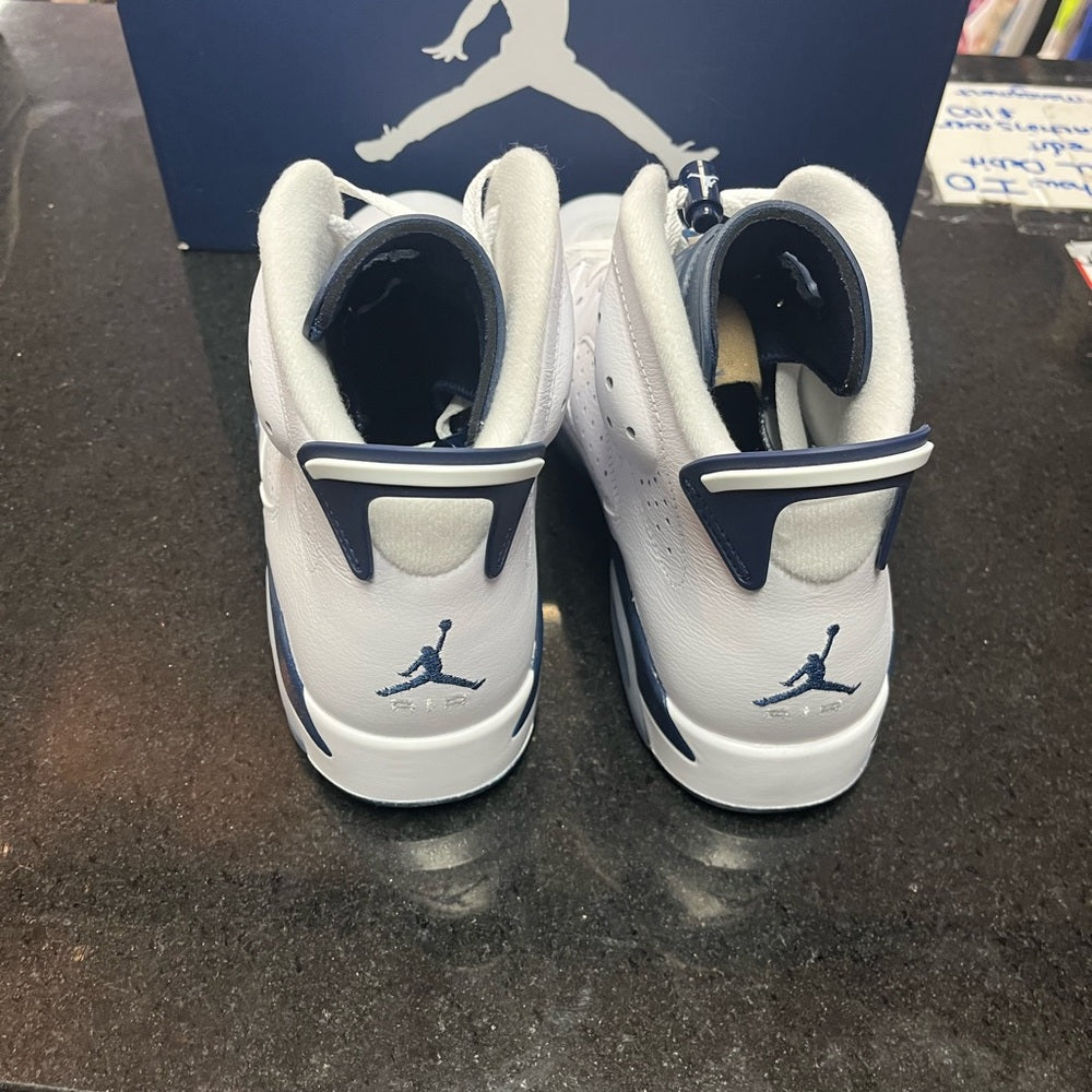 Sz 11 Retro 6 Nwb white & navy