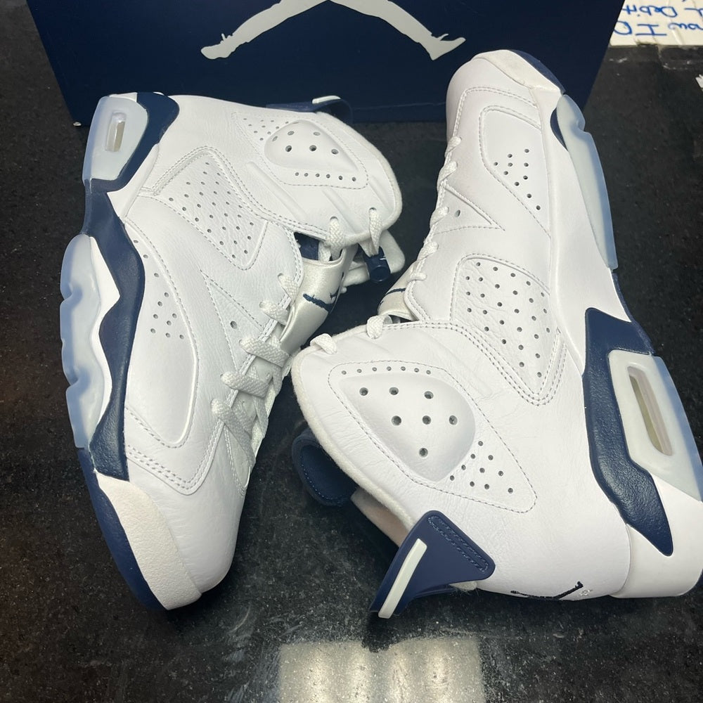 Sz 11 Retro 6 Nwb white & navy