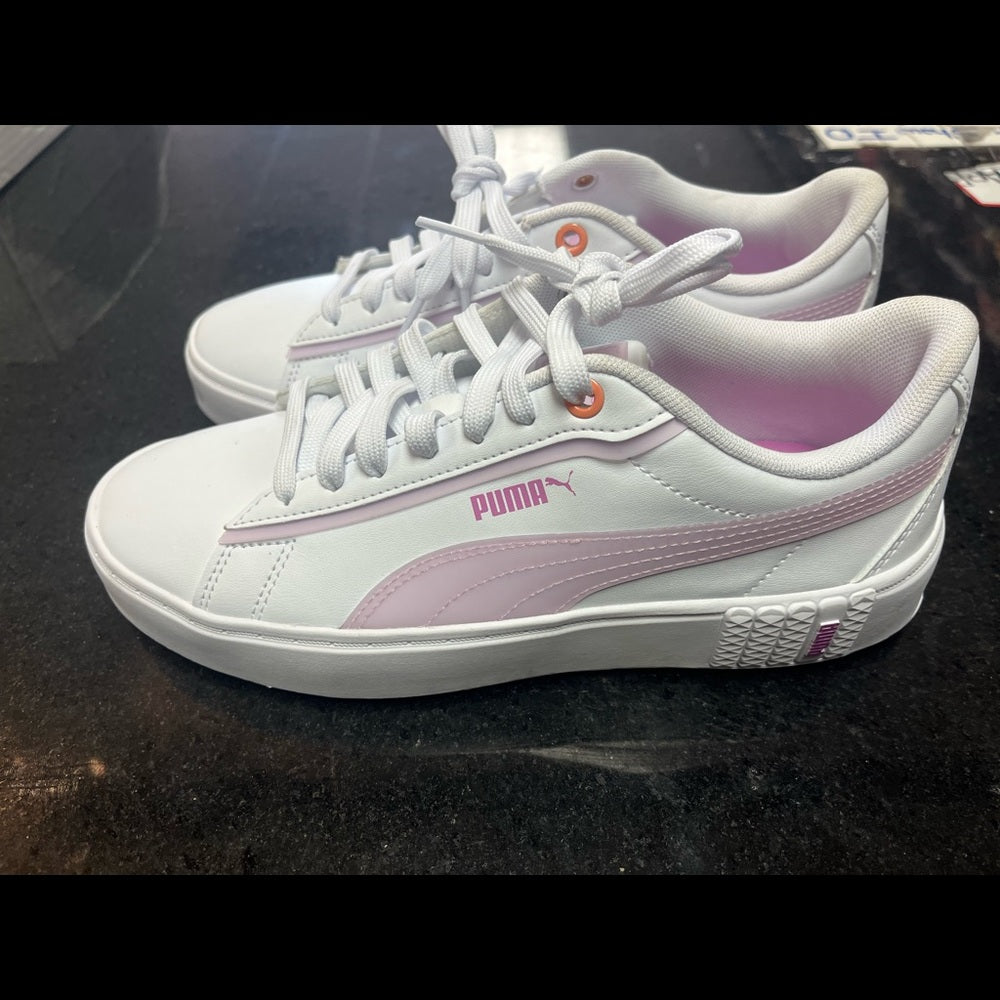 Puma lows white/ pink sz 8 womens