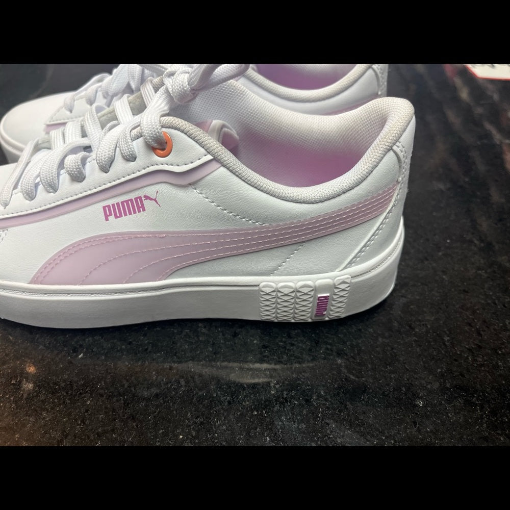 Puma lows white/ pink sz 8 womens