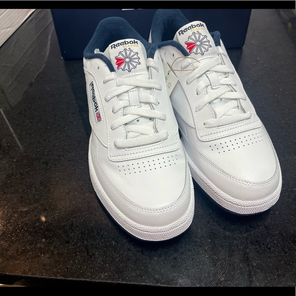 Sz 11 Reebok white classic Nwb!