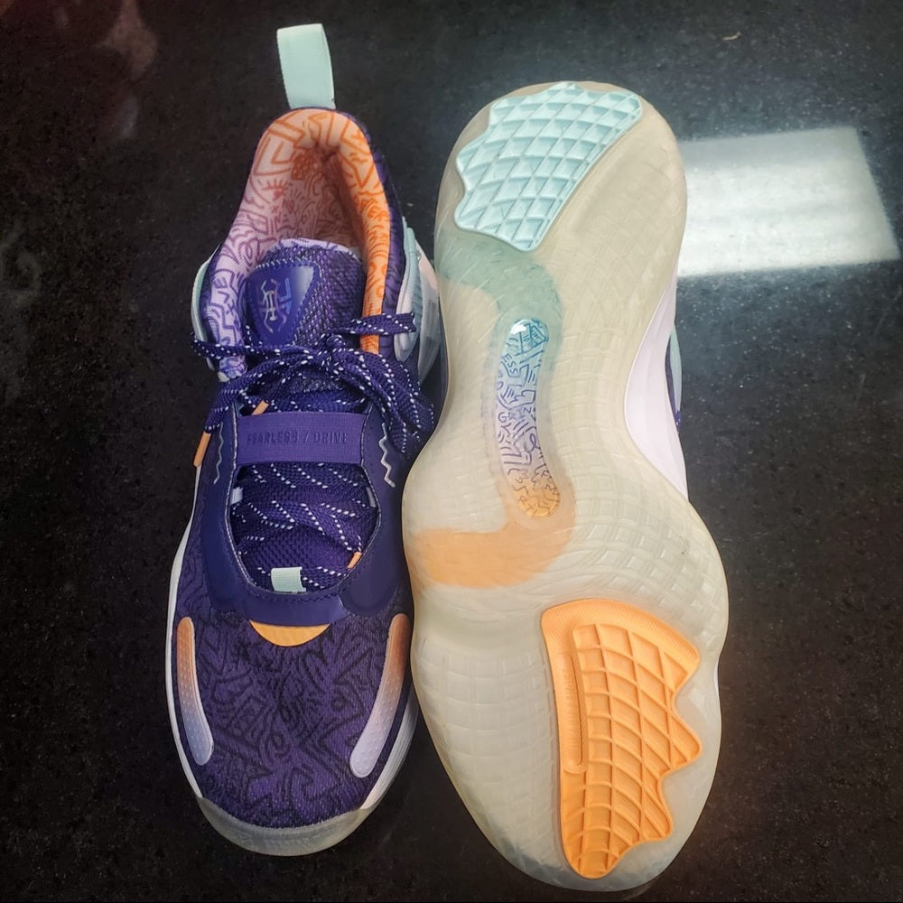 Sz 11 don Mitchell basketball shoes