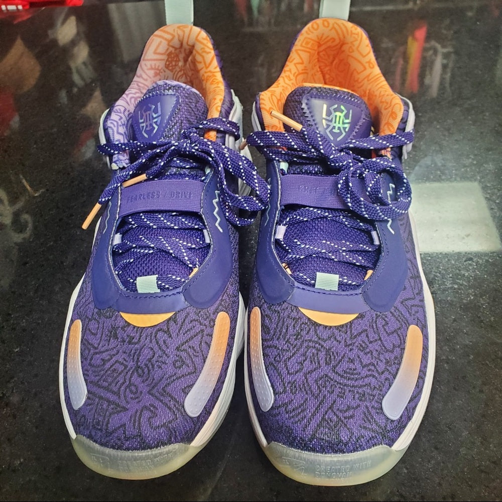 Sz 11 don Mitchell basketball shoes