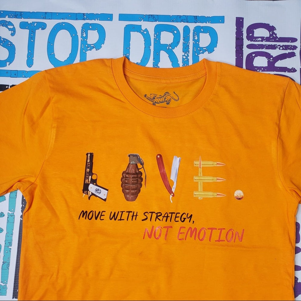 Love graphic tee Sz Various