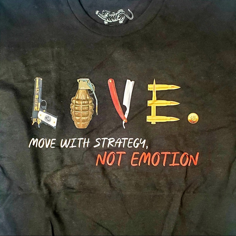 Love graphic tee Sz Various
