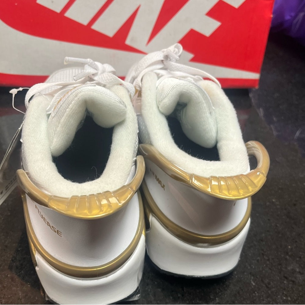Nike Air Max 90
Flyease White Gold (GS)