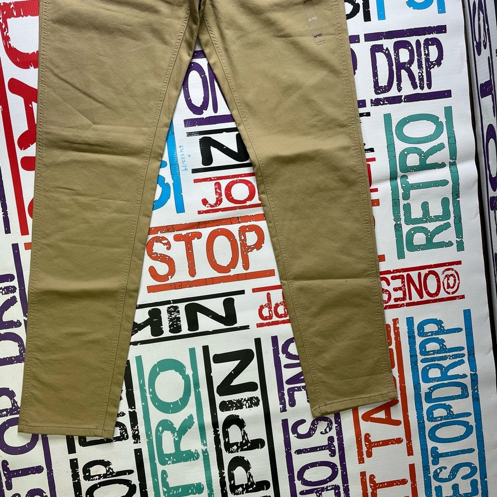 Sz various Tommy khaki pants