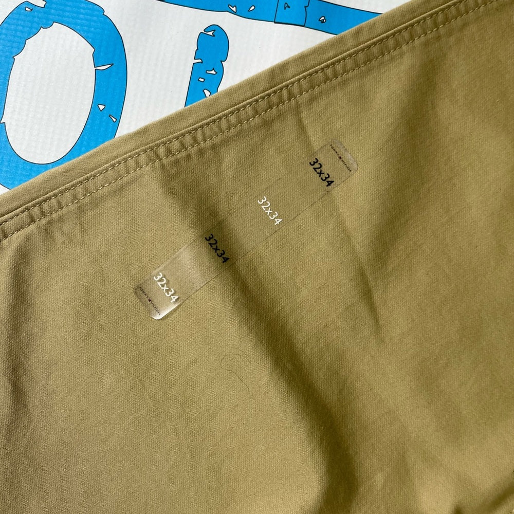 Sz various Tommy khaki pants