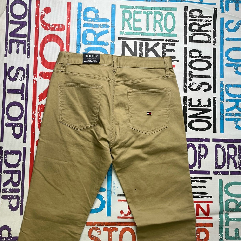 Sz various Tommy khaki pants