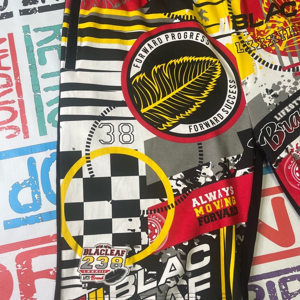 Sz 4xl blac leaf shorts