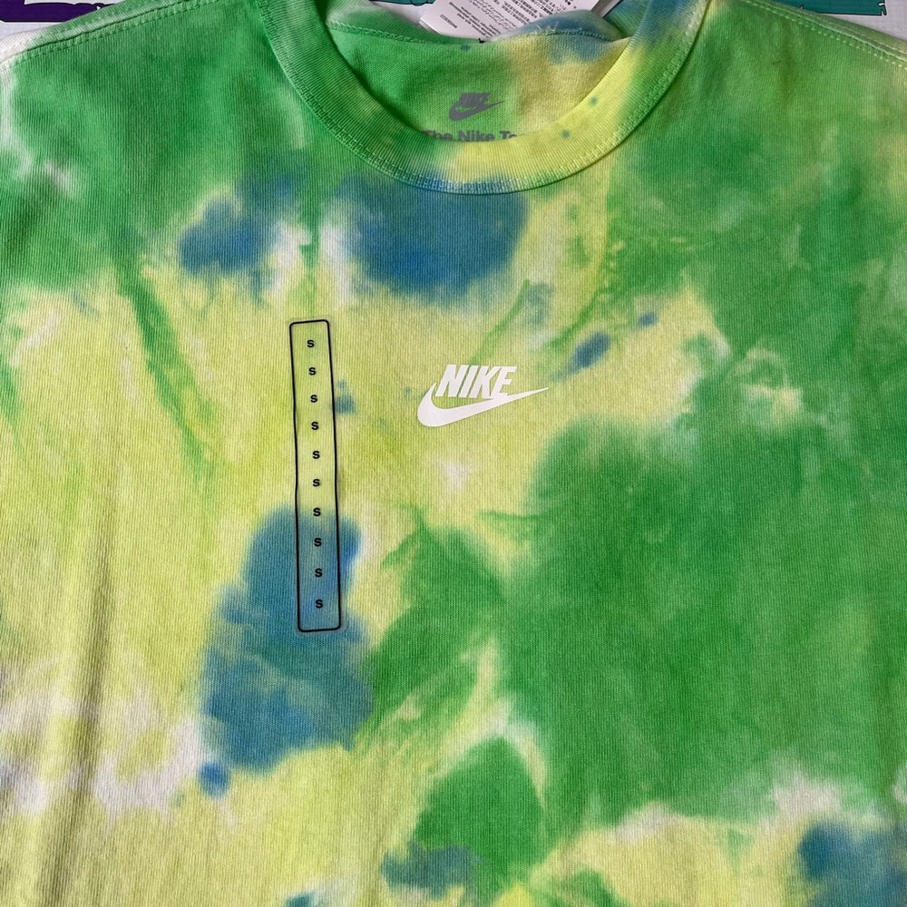 Sz Various Nike tee tye dye