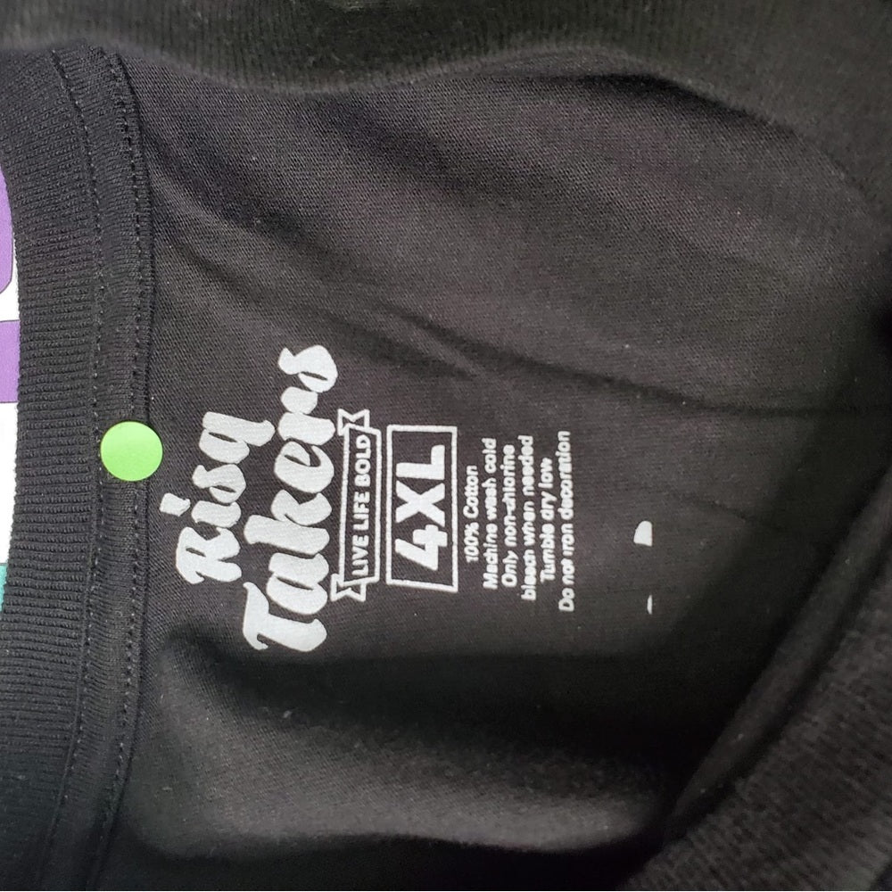 Sz 4xl risk taker graphic tee